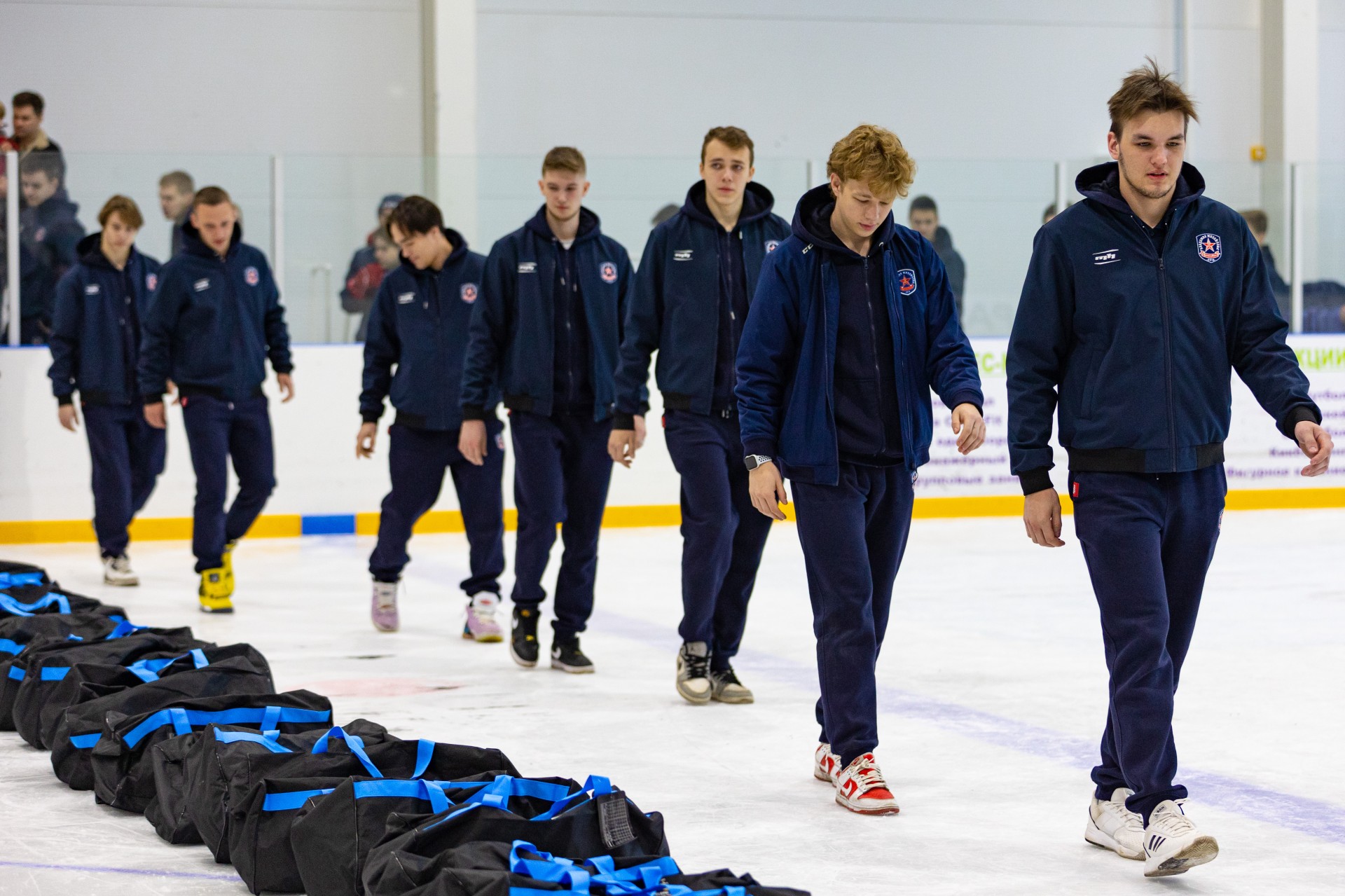 Юные хоккеисты тульского филиала «Академии Михайлова» получили первую форму